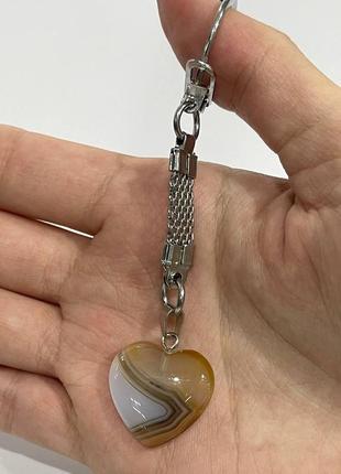 Натуральный камень агат кулон в форме сердечка на брелке - оригинальный подарок девушке