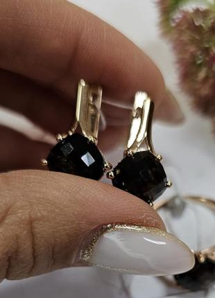 Серьги золотые с зелеными круглыми агатами классические 4.93
