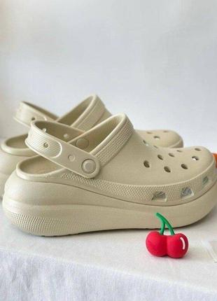 Крокс классик платформ краш клог бежевые crocs classic crush clog platform bone1 фото