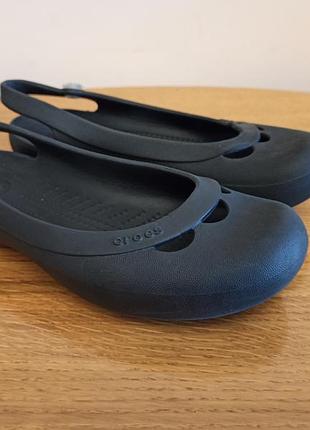 Балетки аквашузы crocs w7