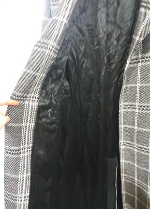 Пальто черно - белое твидовое в клетку.7 фото