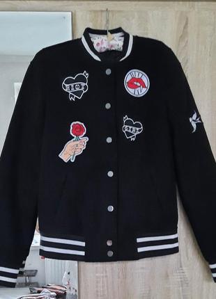 Бомбер жакет