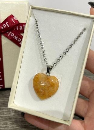 Натуральный камень цитрин кулон в форме сердечка на цепочке - оригинальный подарок девушке в коробочке