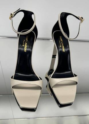 Босоніжки saint laurent. франція. оригінал, натуральна шкіра, нові. розмір 41, підбор 9 см.