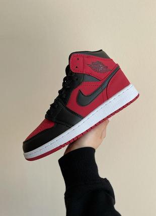 Кросівки nike air jordan1 фото