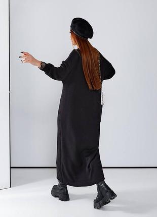 Теплое длинное платье миди прямого кроя свободное оверсайз с разрезом со спущенным плечем свитер джемпер ангора чёрное голубое лаванда розовое зелёное3 фото