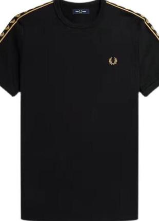 Футболка fred perry на лампасах