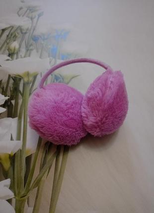 Хутряні навушники.