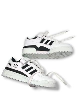 Шкіряні кросівки adidas forum low white black logo5 фото