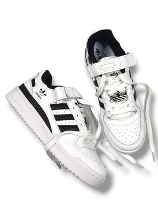 Кожаные кроссовки adidas forum low white black logo2 фото