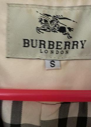 Пальто та куртка burberry original2 фото