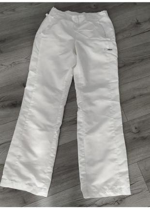 Белые летние спортивные штаны