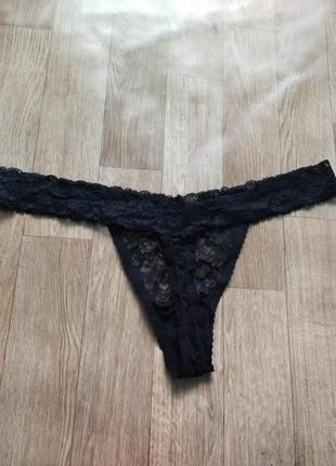 Красивые полупрозрачные кружевные трусики