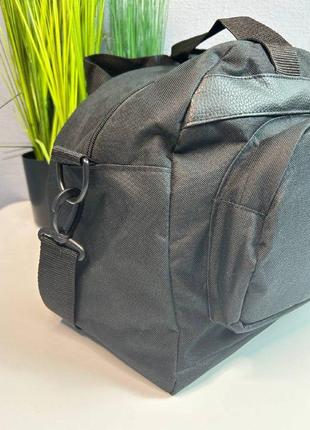 Чоловіча сумка nike містка дорожня найк для тренувань з плечовим ременем чорна велика оксфорд 1000d10 фото