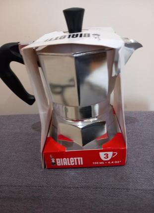 Гейзерная кофеварка bialetti moka express 3 итальялия3 фото