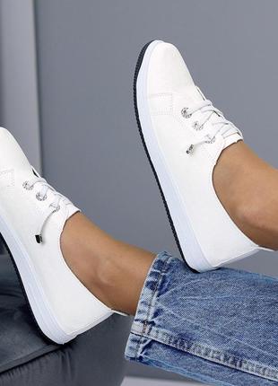 Жіночі зручні кеди шкіряні на низькому ходу у білому кольорі 😍