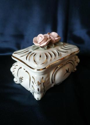 Фарфоровый ящик