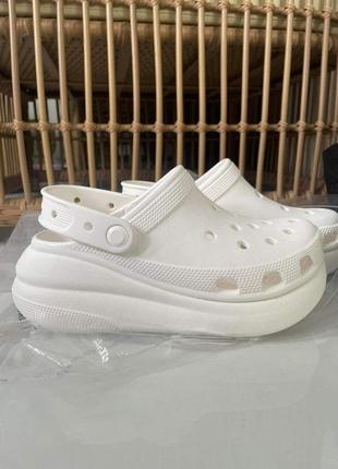 Крокс краш клогплатформа белые classic crush clog white