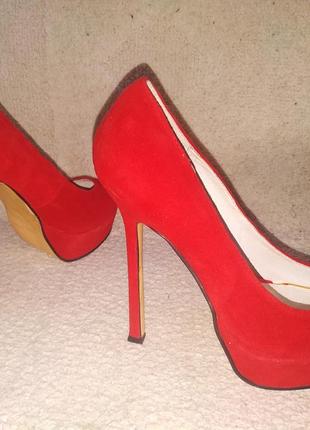 Червоні замшеві туфлі2 фото