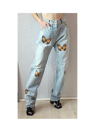 Актуальные джинсы с бабочками, стильные, модные, трендовые, эти