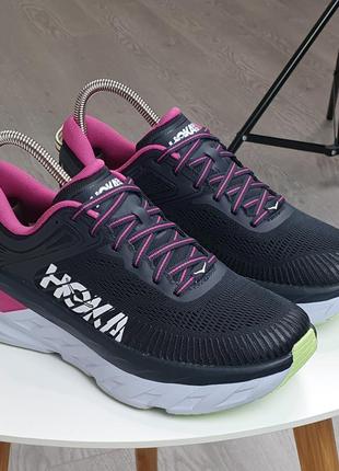 Новая пара кроссовок hoka one one3 фото