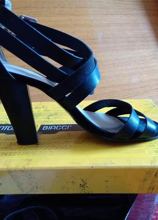 Босоніжки, шкіра натуральна