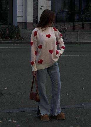 Стильный вязаный свитер оверсайз с сердечками5 фото