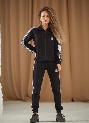 Спортивный костюм adidas