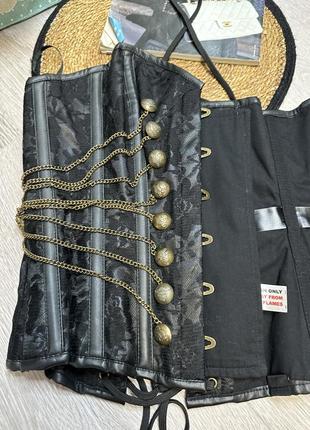 Чорний атласний військовий корсет з ланцюжком та пвх-деталями вінтажний каркасний корсет