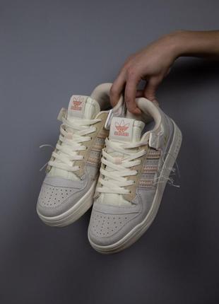 Женские кроссовки серые с бежевым в стиле free adidas forum 84 low “off white” grey beige8 фото