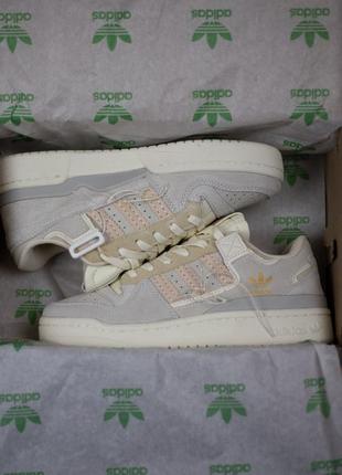 Женские кроссовки серые с бежевым в стиле free adidas forum 84 low “off white” grey beige3 фото