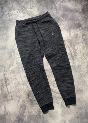 Спортивные штаны nike tech fleece