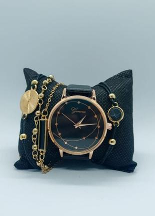 Комплект жіночий кварцевий наручний годинник та браслети.5 фото