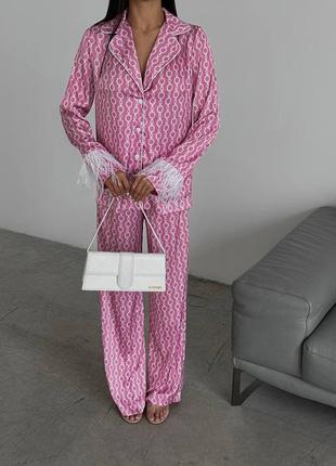 Накладний платіж ❤ сатиновий костюм в піжамному стилі з пір'ям комплект костюм оверсайз сорочка та штани палаццо