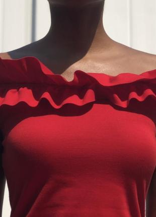 Нарядное красивое красное миди платье с открытой спинкой и рюшами воланами zara6 фото
