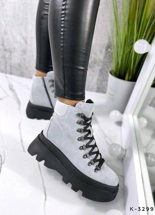Натуральные замшевые серые демисезонные и зимние ботинки на черной высокой подошве8 фото