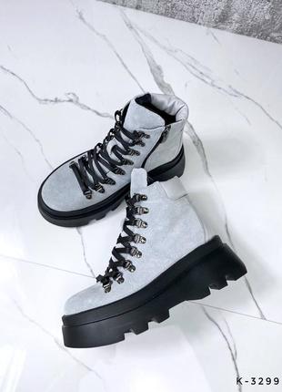 Натуральные замшевые серые демисезонные и зимние ботинки на черной высокой подошве3 фото