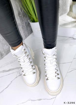 Натуральные кожаные белые демисезонные и зимние ботинки на бежевой подошве6 фото