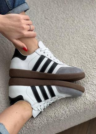 Замшеві кеди