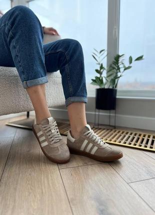 Замшеві кеди