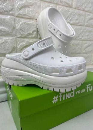 Женские кроксы на платформе crocs classic mega crush white