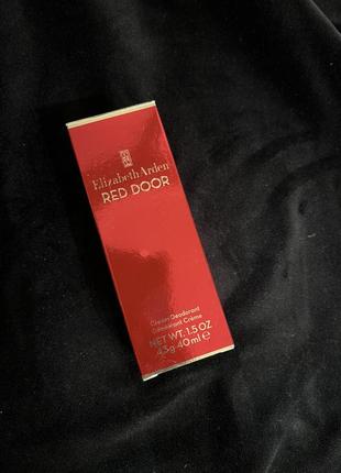 Дезодорант от elizabeth arden red door