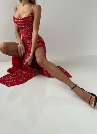 Неймовірна сукня довга з квітковим принтом по фігурі на тонких бретельках з декольте розрізами8 фото