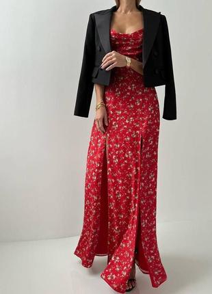 Неймовірна сукня довга з квітковим принтом по фігурі на тонких бретельках з декольте розрізами9 фото