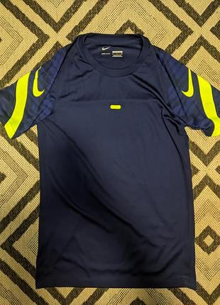 Футболка спортивна nike dri fit