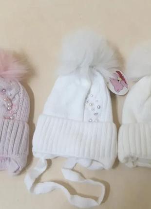 Зимняя вязаная шапка для новорожденной девочки натуральный помпон до пол года4 фото