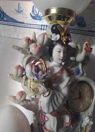 Каминные фарфоровые часы , светильник