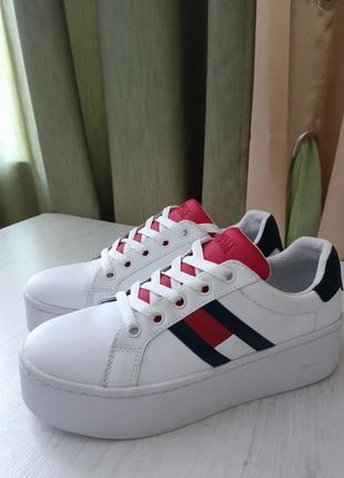 Кроссовки tommy hilfiger