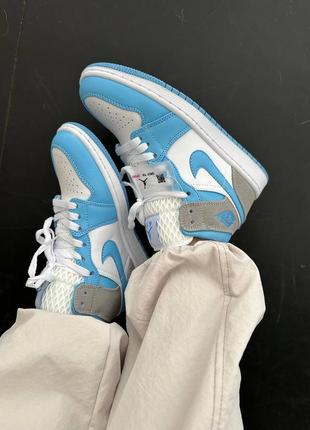 Женские кроссовки nike air jordan 1 retro mid se “blue/ grey”premium