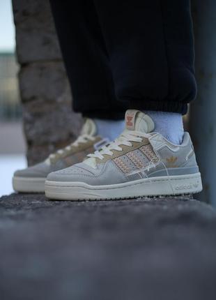 Женские стильные удобные спорт стиль кроссовки кеды адедас adidas forum 84 low “off white” grey beige3 фото